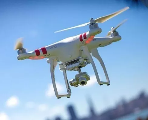 無人（rén）機住立高考環境